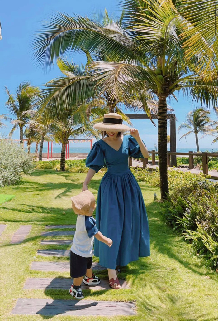 Cách đây không lâu Hòa Minzy còn đăng tải hình ảnh con trai lên mạng xã hội