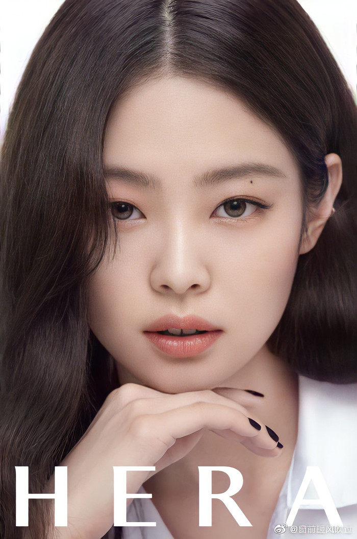 Jennie Black Pink diện áo sơ mi, quần âu vẫn khiến fans rần rần vì thần thái 'đỉnh của chóp' Ảnh 2