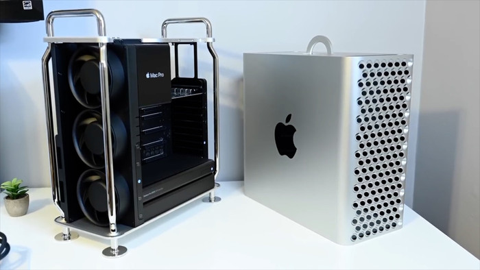 Lỗ to rồi đến lỗ nhỏ rồi ở mặt trước và sau Mac Pro 2019 khiến nhiều người sợ lỗ trở nên kinh hãi. (Ảnh: Apple Insider)