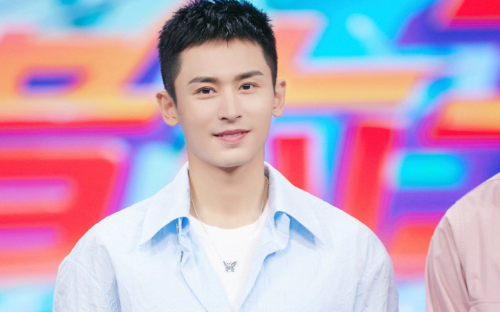 Sau 'Sơn hà lệnh', Trương Triết Hạn 'đánh úp' với kiểu tóc tông màu sáng Ảnh 2