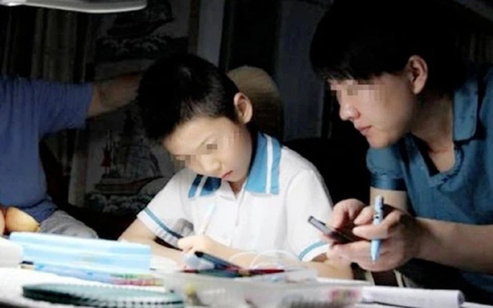 Mẹ nổi giận vì bài tập 'đếm đủ 1000 giọt dầu ăn' của con, đến khi nghe cô giáo giải thích mới vỡ lẽ Ảnh 2