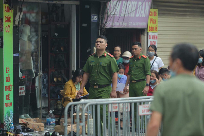 Cận cảnh hiện trường vụ cháy khiến 4 người trong gia đình tử vong thương tâm Ảnh 3