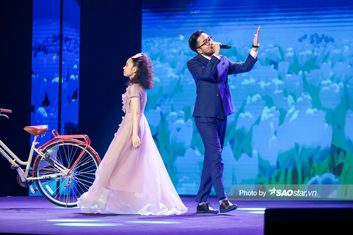 'Nguyên tố Bạc' Trang Anh kết hợp Rapper Rica làm mới hit 'Đi đâu để thấy hoa bay' đầy cảm xúc Ảnh 4