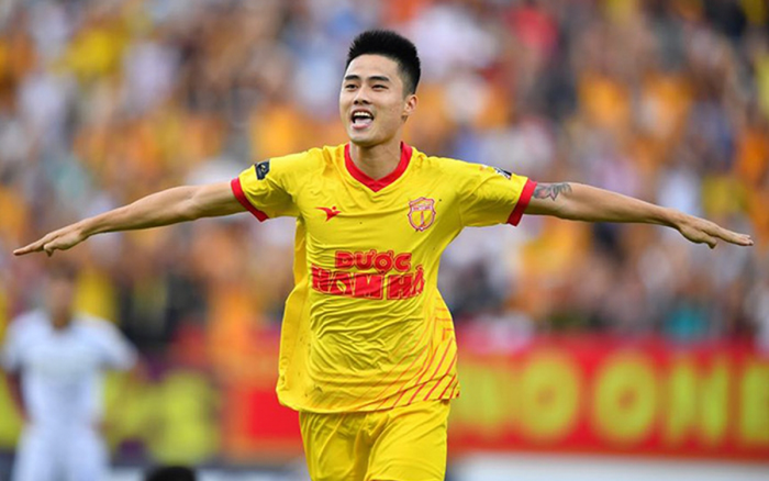 Lâm Anh Quang ghi bàn phút 92, Nam Định bất ngờ 'bay' vào Top 5 Ảnh 2