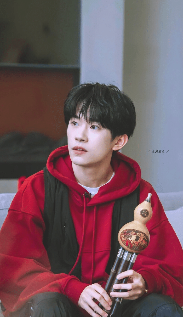 Dù đã hợp tác ba năm, tạp chí nổi tiếng vẫn đánh sai tên của TFBoys Dịch Dương Thiên Tỉ Ảnh 1