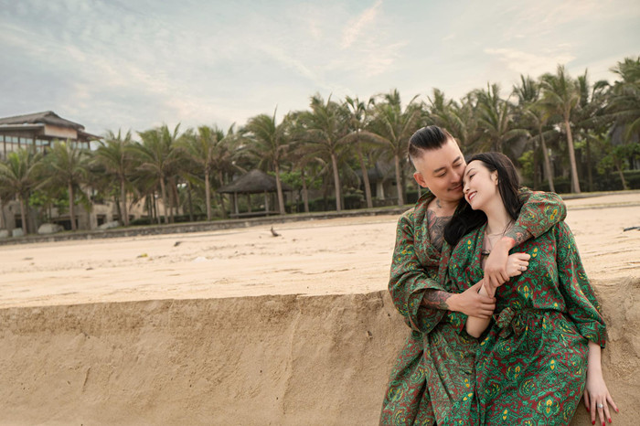 Kỷ niệm 7 năm ngày cưới, bà xã Tuấn Hưng đăng ảnh tình tứ ngọt lịm khiến dân tình ghen tị Ảnh 2