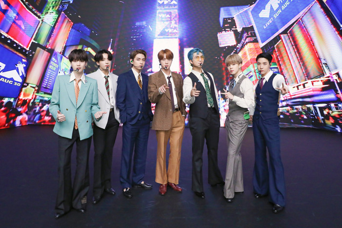 BTS chỉ mất hơn 7 tháng để 'đút túi' thành tích khủng hiếm có với MV 'Dynamite'. (Ảnh: 유혜경 | YNA)