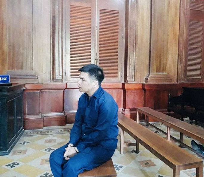 Bị cáo Hoàng Quốc Huy tại Tòa. Ảnh: Báo Người Lao Động 