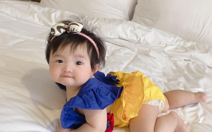 Đông Nhi cho con gái Winnie hóa thành công chúa Bạch Tuyết siêu đáng yêu Ảnh 2