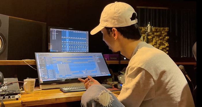 Chẳng những lời rap mới, các fan cũng phát hiện ra phần nhạc cũng đã được remix lại mới hơn.