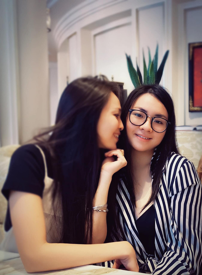 Trước đó, trên trang cá nhân, Hiền Thục từng khiến nhiều người không khỏi trầm trồ khi khoe con gái tuy 'lười' nhưng đã đỗ trường học ở Anh.