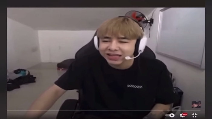 'Mùa này vái trời giùm dịch căng căng một tí cho Việt Nam không được đi MSI luôn...' phát ngôn gây tranh cãi của Zeros.