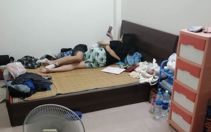 Nữ sinh bức xúc 'bóc phốt' bạn cùng phòng: Thản nhiên dắt người yêu về tình tứ, ở bẩn miễn chê Ảnh 2