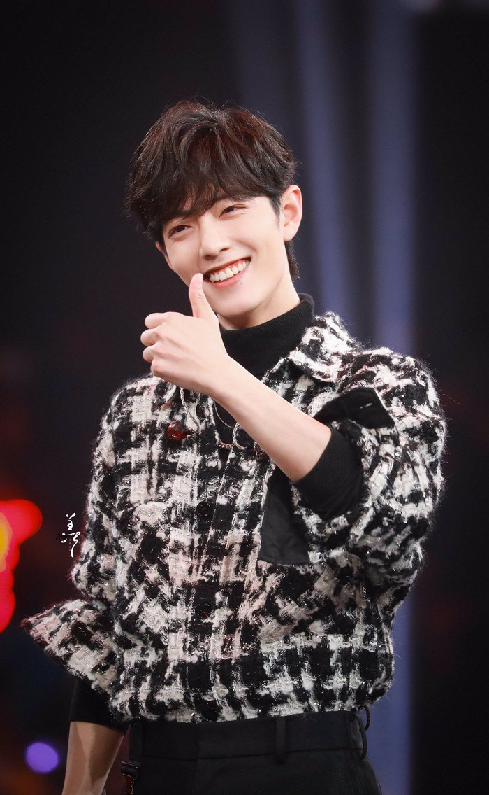 Sao Cbiz trước và sau khi nổi tiếng (P1): Tiêu Chiến tầm thường, Lý Hiện - Hoắc Kiến Hoa như hot boy! Ảnh 8