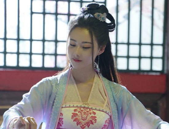 Cùng là một người nhưng 'ác nữ Sở Kiều truyện' lại khiến dân tình hoang mang Ảnh 11