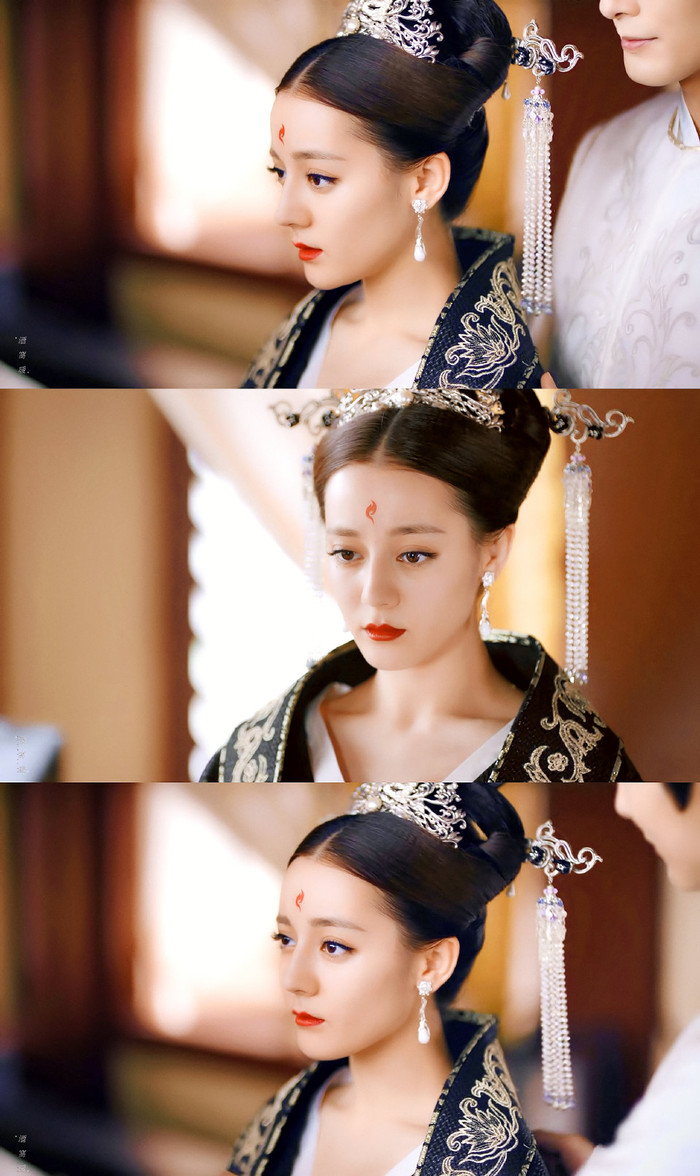 Tạo hình nhân vật Phượng Cửu của cô nhận được rất nhiều lời khen.