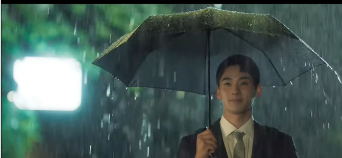 Hye Young luôn chờ đợi Jojo đi về phía mình 