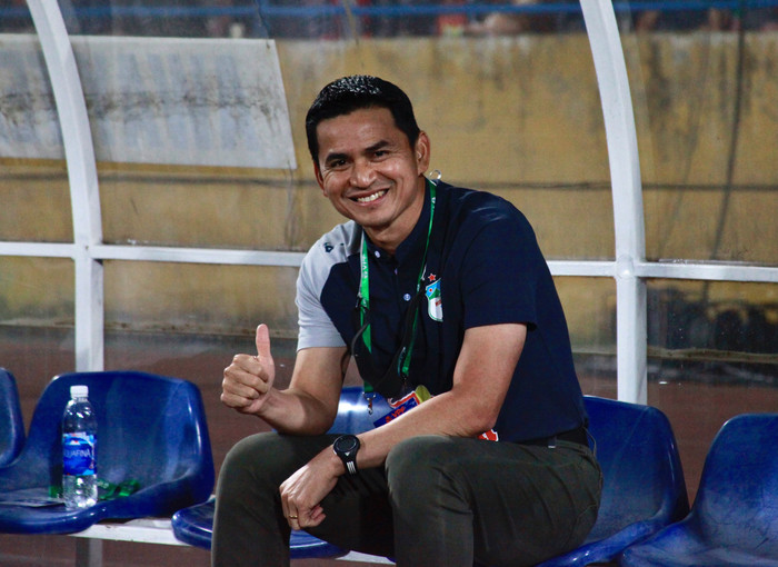 HLV Kiatisak giúp HAGL đánh bại SHB Đà Nẵng ngay trên sân khách sau 15 năm.