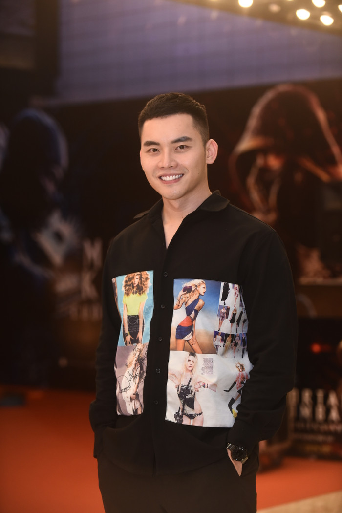 Huỳnh Anh tình tứ khoác tay bạn gái 'single mom', ViruSs lẻ bóng đi dự họp báo 'Mortal Kombat' Ảnh 8