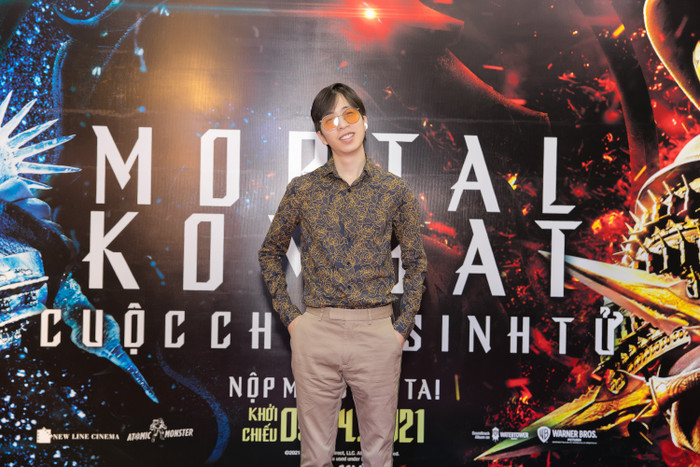 ViruSs một mình tới dự sự kiện.