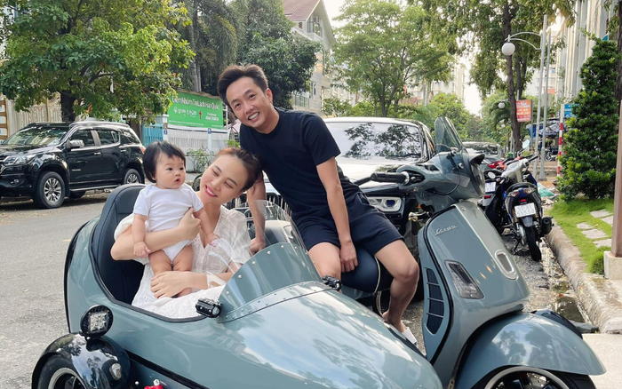 Cường Đô la - Đàm Thu Trang đưa Suchin dạo phố bằng xe máy lạ, fan tròn mắt thích thú Ảnh 2