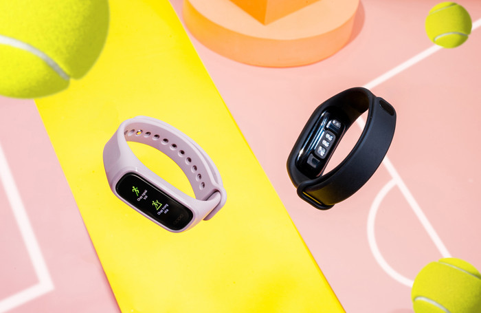OPPO Band theo dõi các chỉ sổ nhịp tim, nồng độ oxy trong máu, giấc ngủ và các chỉ số vận động theo thời gian thực để cảnh báo người dùng. 