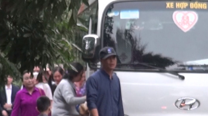 Gia đình Xuân Trường tất bật chuẩn bị cho lễ ăn hỏi của tiền vệ HAGL.