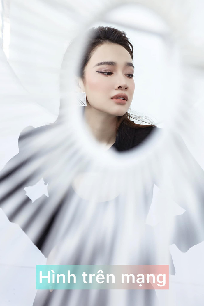 Nhìn bức ảnh như Nhã Phương đang phát ánh hào quang lung linh chiếu tỏa... 