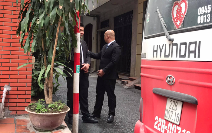 Giống bạn thân Công Phượng, Xuân Trường cũng thuê vệ sĩ bảo vệ lễ ăn hỏi Ảnh 2