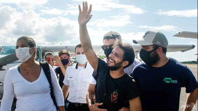 Antonio Sena hạnh phúc sau hơn một tháng lạc trong rừng