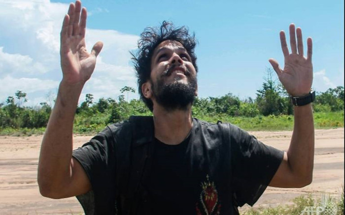 Phi công sống sót thần kỳ sau 38 ngày máy bay phát nổ giữa rừng Amazon Ảnh 2