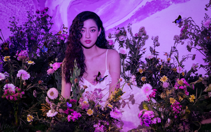 Lương Thùy Linh đẹp ma mị, khẳng định nhan sắc đỉnh cao khi làm giám khảo hoa hậu Ảnh 2