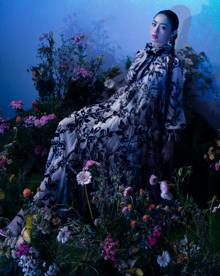 Lương Thùy Linh đẹp ma mị, khẳng định nhan sắc đỉnh cao khi làm giáo khảo hoa hậu Ảnh 17