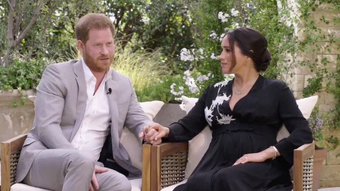 Harry và Meghan quyết định cho phát sóng buổi phỏng vấn chấn động trong khi ông nội còn đang nằm viện.