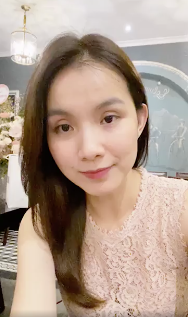 Thuỳ Lâm livestream với người hâm mộ.