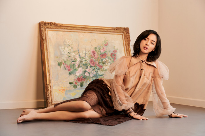 Váy của Hoa hậu Thu Thuỷ và Á hậu Phương Nga dưới bàn tay của NTK biến thành bộ cánh bay bổng.