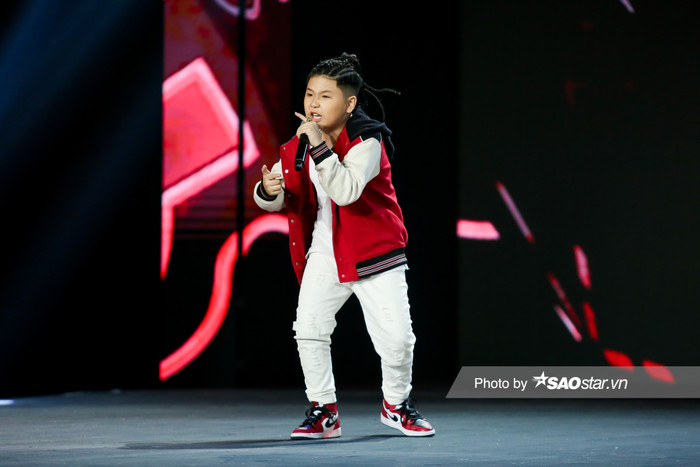 Cặp hot boy Song Tùng - HIEUTHUHAI mang hit mới 'Đích tôn' khuấy động sân khấu GHVN New Generation Ảnh 8
