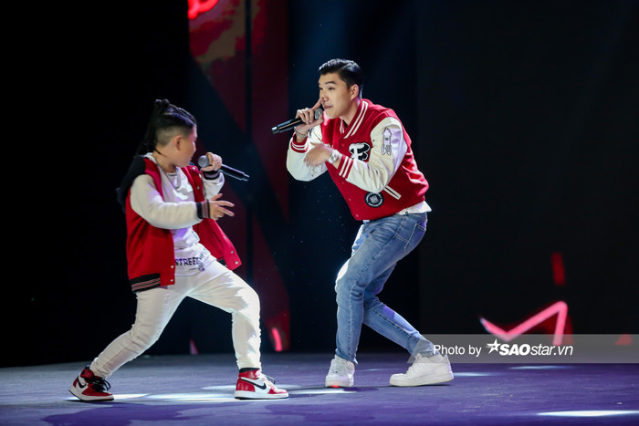 Cặp hot boy Song Tùng - HIEUTHUHAI mang hit mới 'Đích tôn' khuấy động sân khấu GHVN New Generation Ảnh 13