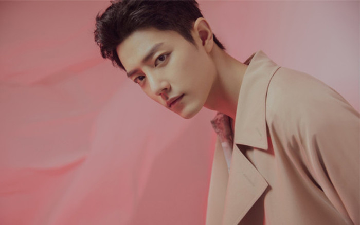 Fandom Tiêu Chiến bất ngờ kêu gọi người hâm mộ không nên mua ảnh có chữ ký của thần tượng Ảnh 2