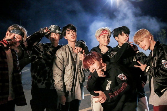 BTS mất khoảng 3 năm 4 tháng để đạt 900 triệu view.