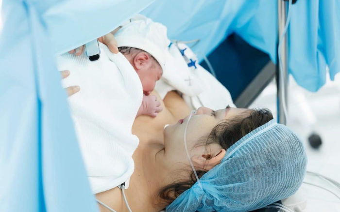 Con trai Chúng Huyền Thanh ra đời trước ngày dự sinh, vô cùng mũm mĩm đáng yêu Ảnh 2