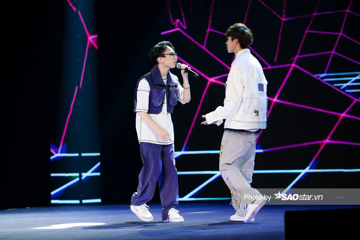 Song Tùng chiến thắng ngoạn mục trước trò cưng Vũ Cát Tường, xuất sắc giành tấm vé cuối cùng vào Bán kết Ảnh 8
