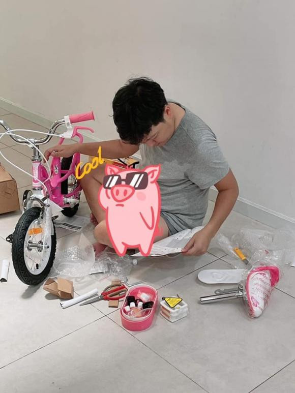 Có thể nói, Trường Giang đúng chuẩn ông bố bỉm sữa của showbiz Việt.