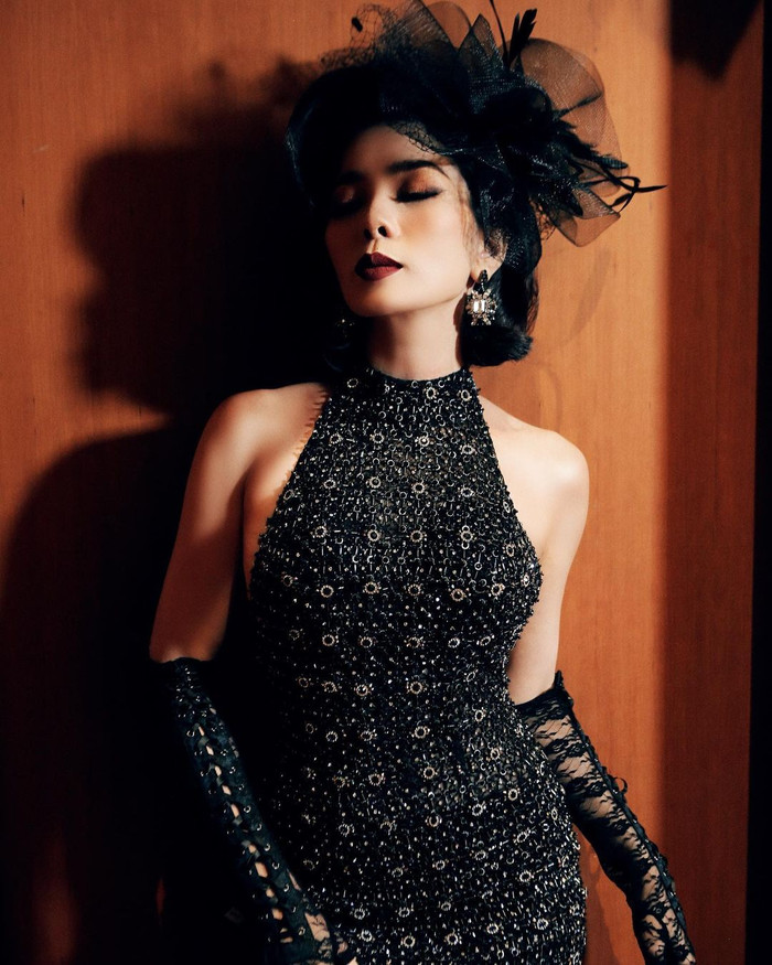 Lệ Quyên thay liên tục 6 bộ váy trong một buổi tối, khoe lưng trần, thềm ngực quyến rũ Ảnh 18