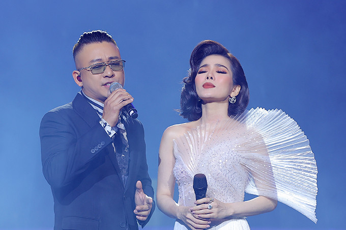 Cô có màn song ca thăng hoa cùng Tuấn Hưng...