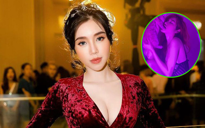 Sau Ngân 98, đến lượt Elly Trần đăng ảnh táo bạo, còn mang cả động vật ra 'đùa giỡn' Ảnh 2