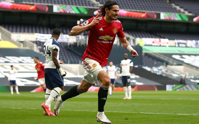 MU ngược dòng hạ Tottenham, kiên trì bám đuổi Man City Ảnh 2