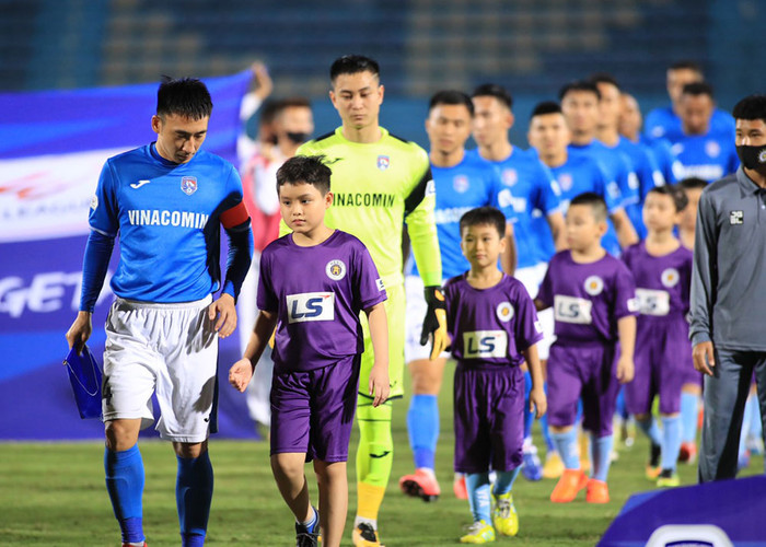 Chuyện bị nợ tiền khiến cho các cầu thủ Quảng Ninh thất bại tan nát trước Hà Nội FC. Ảnh: VPF