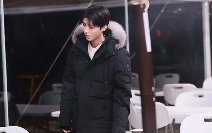 Vương Tuấn Khải cùng hội anh em bị ví là ông chú vì 'tảng thịt' mỡ Ảnh 2