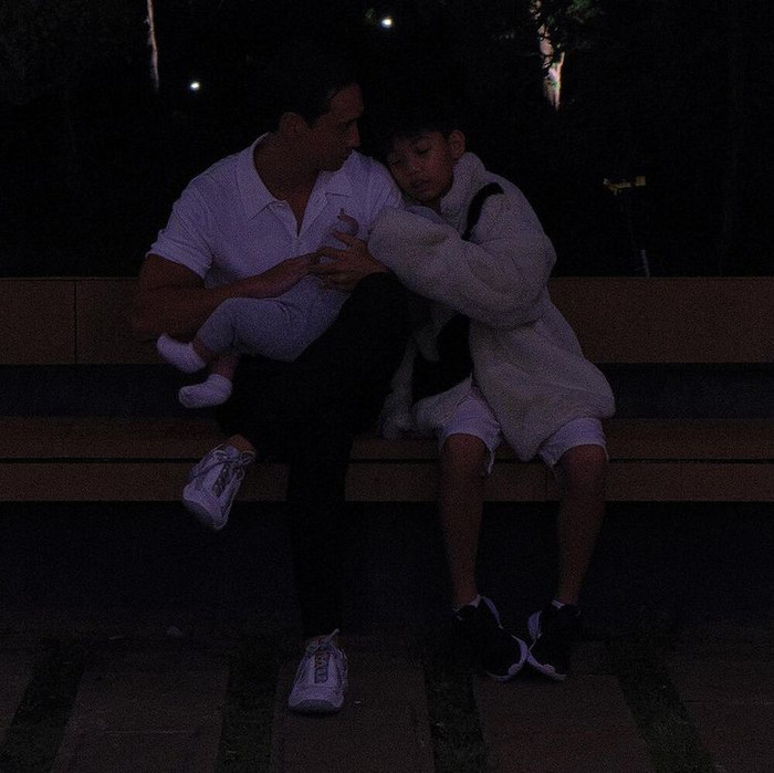 Những hình ảnh Subeo tự nhiên ngồi tựa vào lòng Kim Lý hay cách anh ân cần mỗi khi bên con trai riêng của Hồ Ngọc Hà cũng đủ nói lên mối quan hệ tốt đẹp giữa họ.